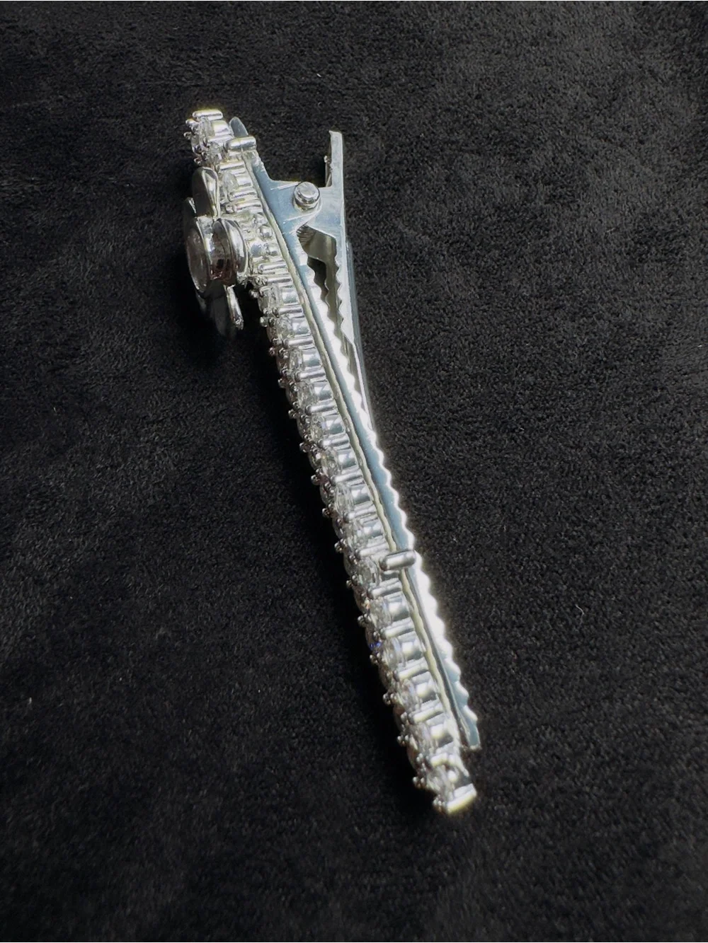Silver Crystal Flower Hair Clip - Elegant Women’s Hair Accessory